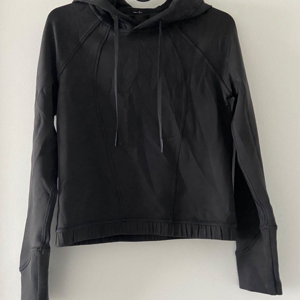 Lululemon Cropped Longsleeve Hoodie